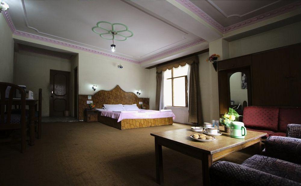 The Shivalik Hotel Manāli Екстериор снимка