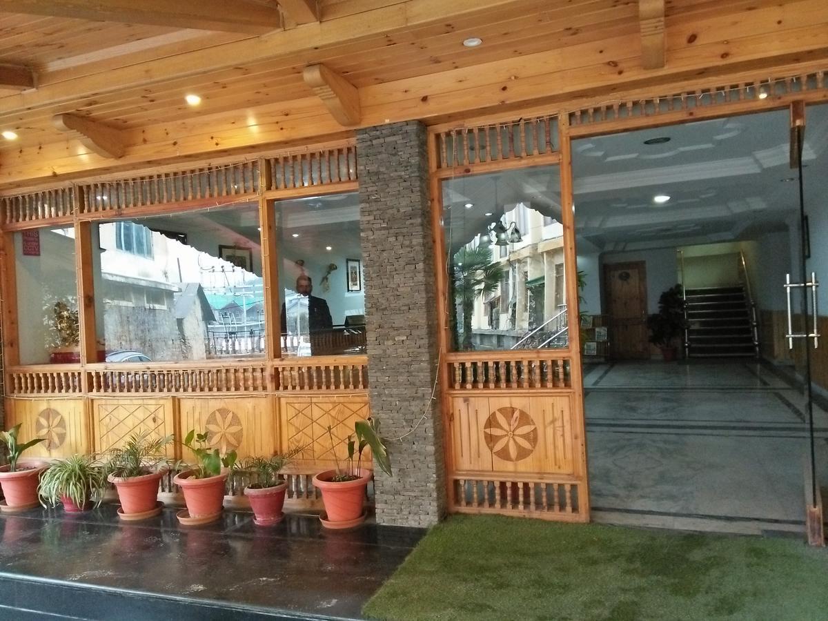 The Shivalik Hotel Manāli Екстериор снимка