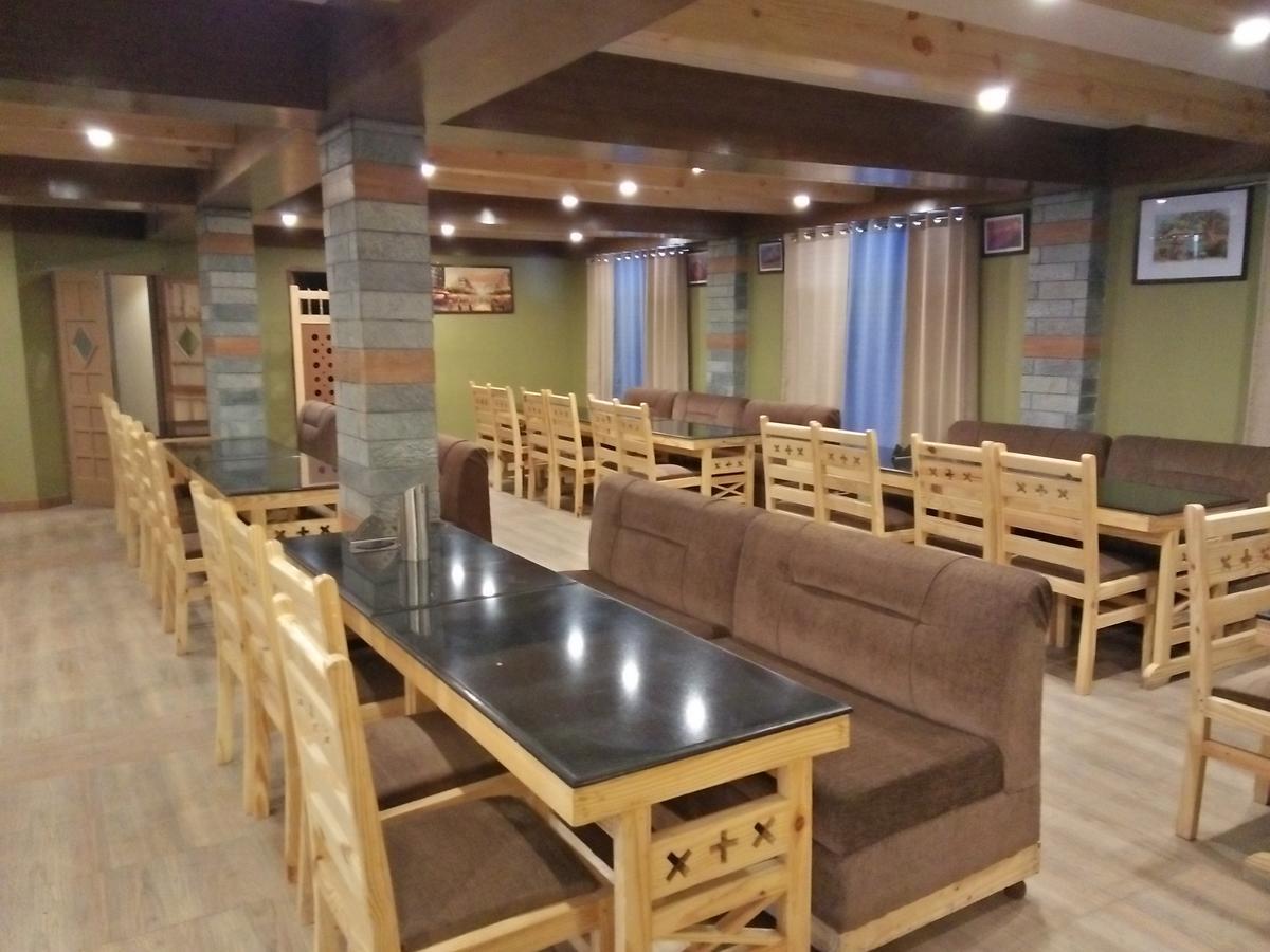 The Shivalik Hotel Manāli Екстериор снимка