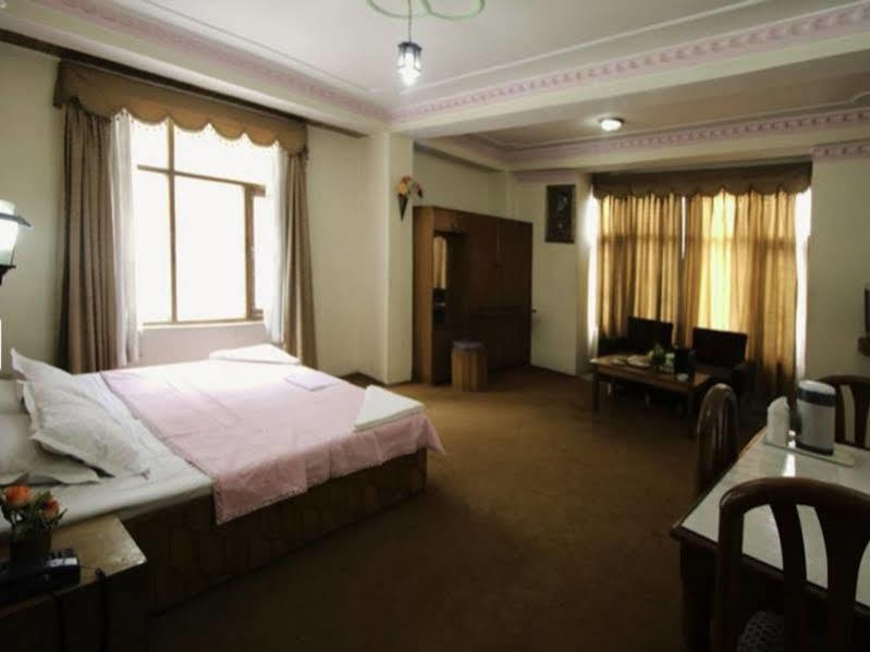 The Shivalik Hotel Manāli Екстериор снимка